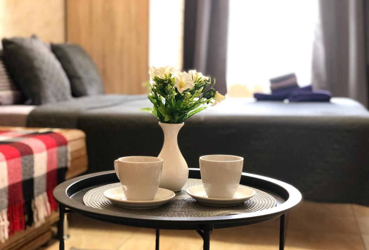 Modern Aparthotel Near Metro Pecherska Киев Екстериор снимка