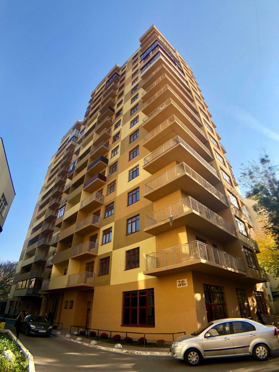 Modern Aparthotel Near Metro Pecherska Киев Екстериор снимка