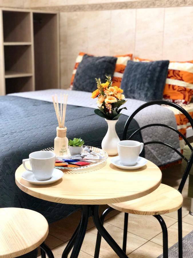 Modern Aparthotel Near Metro Pecherska Киев Екстериор снимка