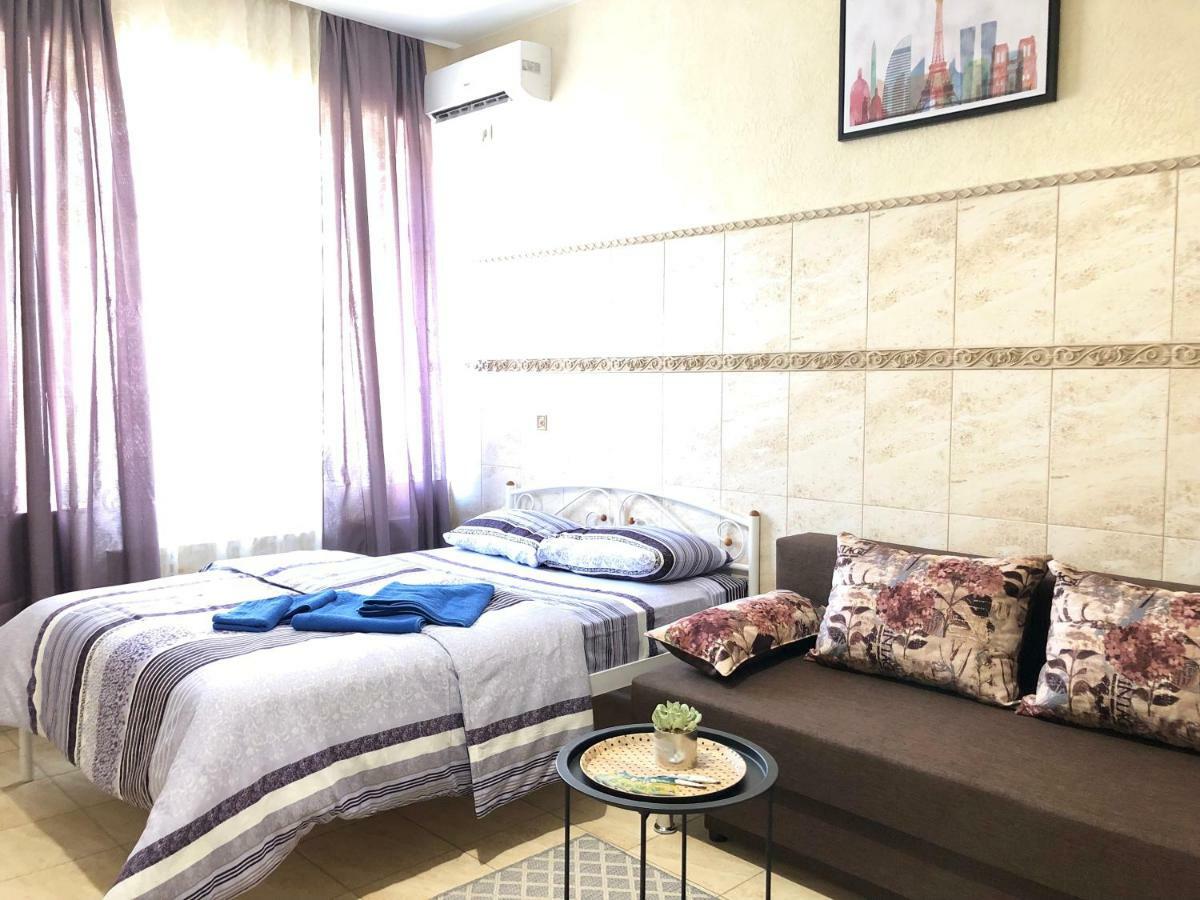 Modern Aparthotel Near Metro Pecherska Киев Екстериор снимка