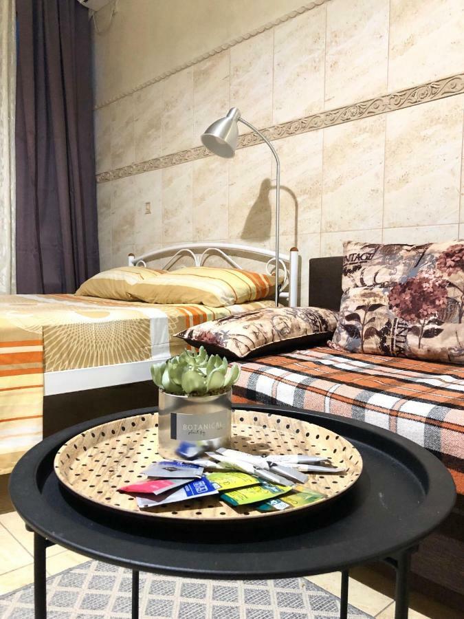Modern Aparthotel Near Metro Pecherska Киев Екстериор снимка