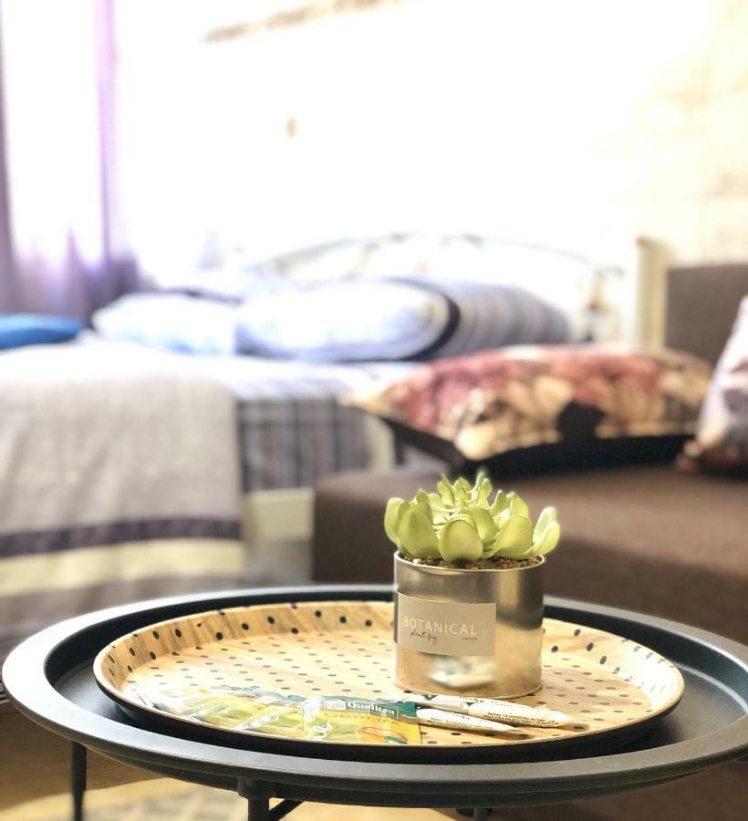 Modern Aparthotel Near Metro Pecherska Киев Екстериор снимка