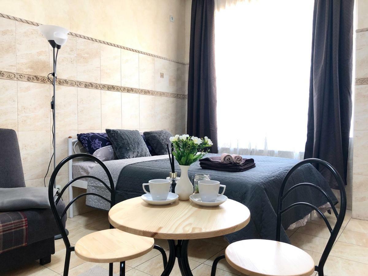 Modern Aparthotel Near Metro Pecherska Киев Екстериор снимка