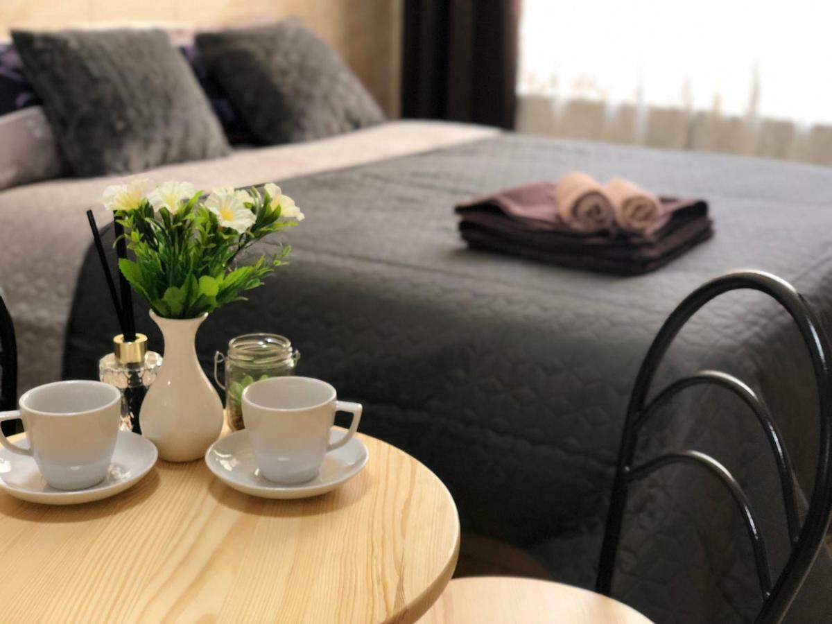 Modern Aparthotel Near Metro Pecherska Киев Екстериор снимка