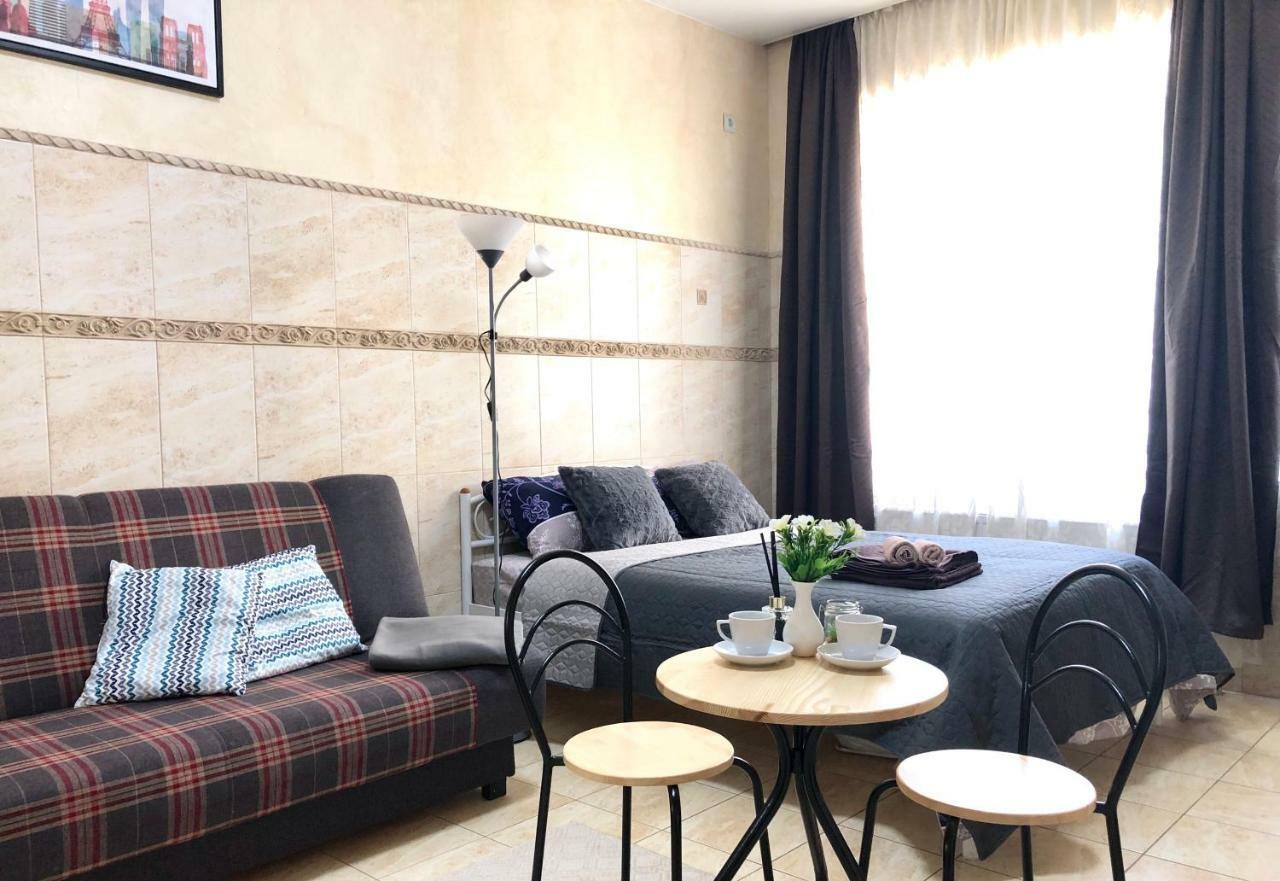 Modern Aparthotel Near Metro Pecherska Киев Екстериор снимка