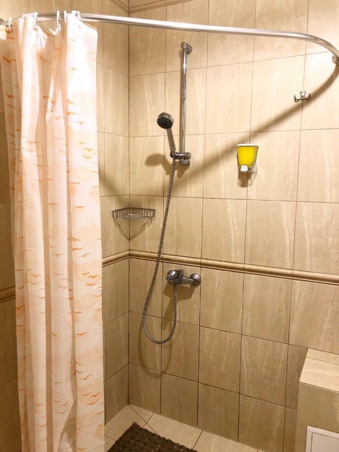 Modern Aparthotel Near Metro Pecherska Киев Екстериор снимка
