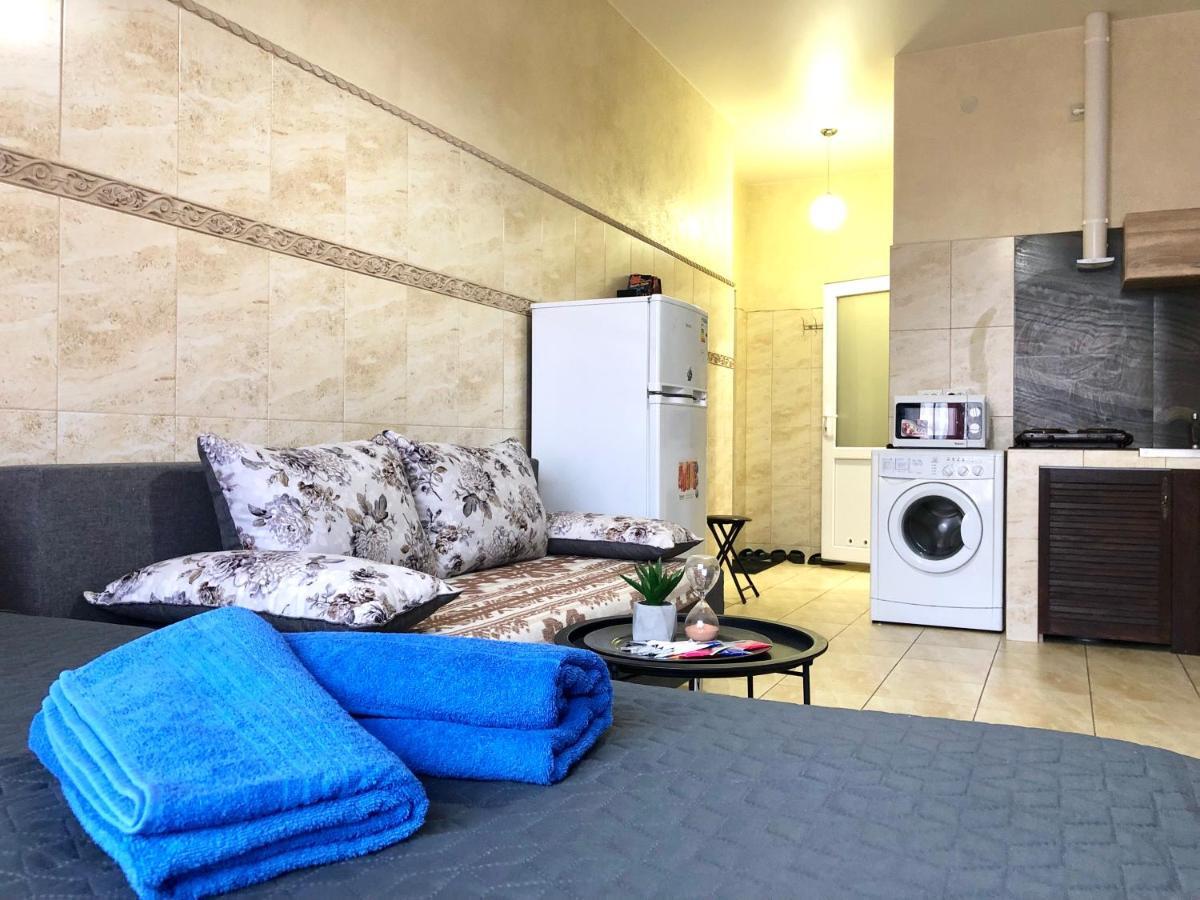 Modern Aparthotel Near Metro Pecherska Киев Екстериор снимка