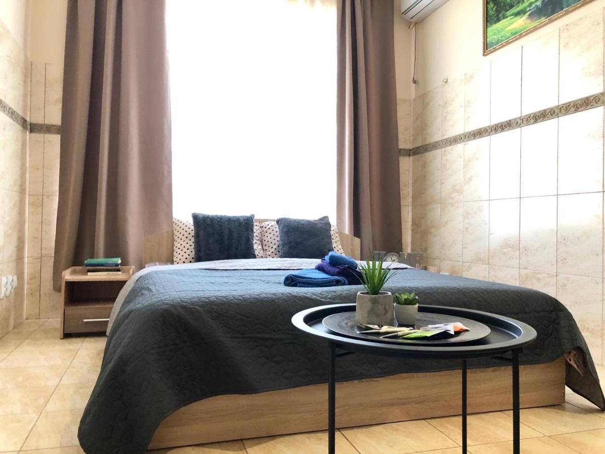 Modern Aparthotel Near Metro Pecherska Киев Екстериор снимка