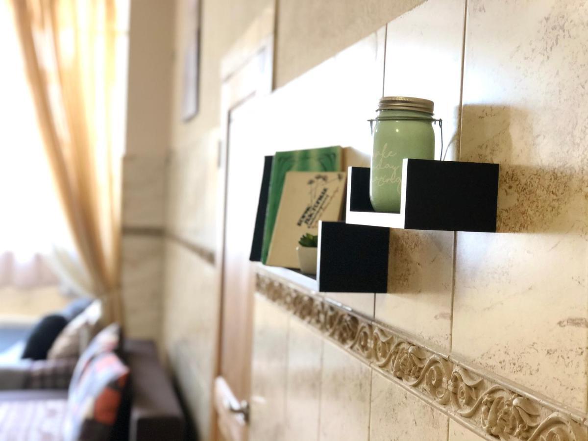 Modern Aparthotel Near Metro Pecherska Киев Екстериор снимка